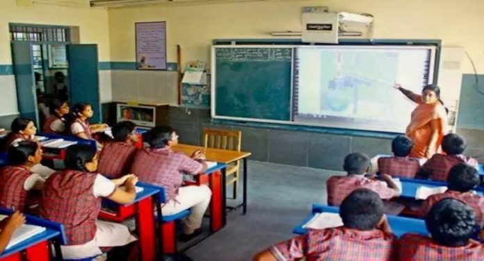 മനുഷ്യാവകാശ കമ്മീഷൻ ഉത്തരവ് നടപ്പാക്കി ; 56 വയസിനുള്ളിലുള്ളവർക്ക് ദിവസവേതനത്തിൽ അധ്യാപകരാകാം മനുഷ്യാവകാശ കമ്മീഷൻ ഉത്തരവ് നടപ്പാക്കി ; 56 വയസിനുള്ളിലുള്ളവർക്ക് ദിവസവേതനത്തിൽ അധ്യാപകരാകാം