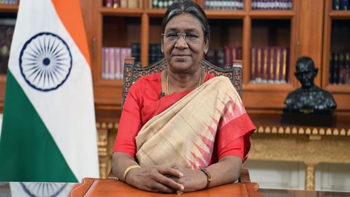 വ്യോമസേനയില് നിന്ന് രണ്ട് മലയാളികള്ക്ക് പരം വിശിഷ്ട സേവാ മെഡല് വ്യോമസേനയില് നിന്ന് രണ്ട് മലയാളികള്ക്ക് പരം വിശിഷ്ട സേവാ മെഡല്