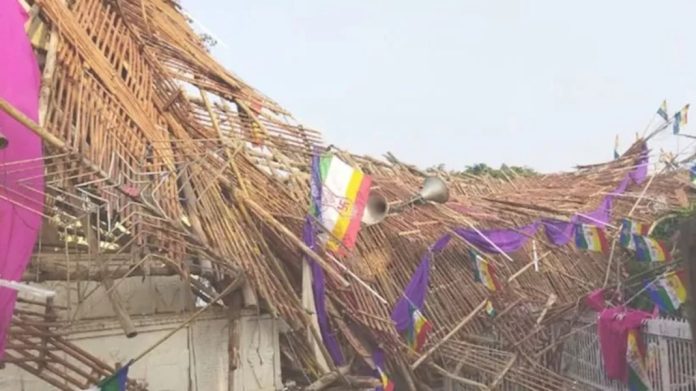 മത ചടങ്ങിനിടെ താൽക്കാലിക സ്റ്റേജ് തകർന്ന് അഞ്ച് മരണം ; നിരവധി പേർക്ക് പരുക്ക് മത ചടങ്ങിനിടെ താൽക്കാലിക സ്റ്റേജ് തകർന്ന് അഞ്ച് മരണം ; നിരവധി പേർക്ക് പരുക്ക്