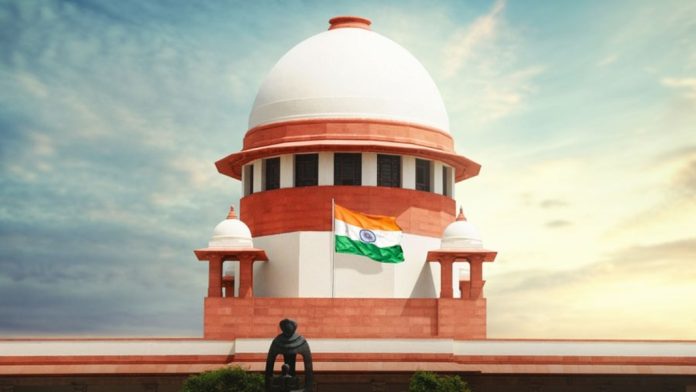 കുറ്റാരോപിതർക്ക് വാട്സ്ആപ് വഴി നോട്ടീസ് അയക്കൽ പറ്റില്ലെന്ന് സുപ്രീംകോടതി കുറ്റാരോപിതർക്ക് വാട്സ്ആപ് വഴി നോട്ടീസ് അയക്കൽ പറ്റില്ലെന്ന് സുപ്രീംകോടതി