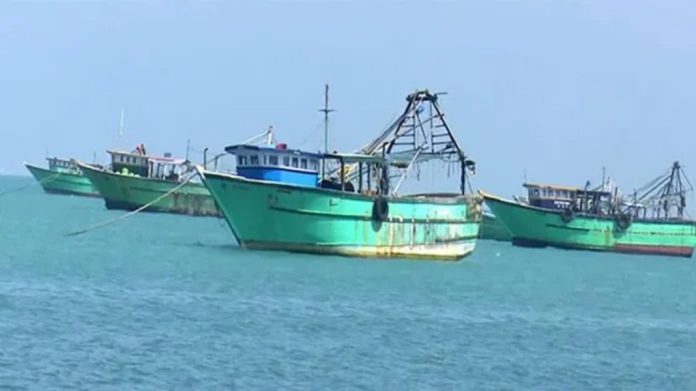 ശ്രീലങ്കൻ നാവികസേന വെടിവയ്പ് ; 2 പേരുടെ നില ഗുരുതരം ശ്രീലങ്കൻ നാവികസേന വെടിവയ്പ് ; 2 പേരുടെ നില ഗുരുതരം