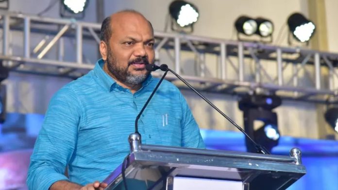 ഞങ്ങൾ വ്യവസായം തുടങ്ങാൻ തീരുമാനിച്ചാൽ ഞാൻ പോലും അറിയേണ്ടതില്ല : മന്ത്രി പി രാജീവ് ഞങ്ങൾ വ്യവസായം തുടങ്ങാൻ തീരുമാനിച്ചാൽ ഞാൻ പോലും അറിയേണ്ടതില്ല : മന്ത്രി പി രാജീവ്