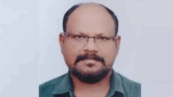 കണ്ടെയ്നർ ലോറി ഇടിച്ച് ബൈക്ക് യാത്രികൻ മരിച്ചു കണ്ടെയ്നർ ലോറി ഇടിച്ച് ബൈക്ക് യാത്രികൻ മരിച്ചു