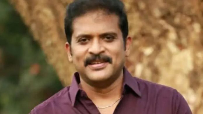 പോക്സോ കേസ് : നടന് കൂട്ടിക്കല് ജയചന്ദ്രന് പോലീസിന് മുന്നില് ഹാജരായി പോക്സോ കേസ് : നടന് കൂട്ടിക്കല് ജയചന്ദ്രന് പോലീസിന് മുന്നില് ഹാജരായി
