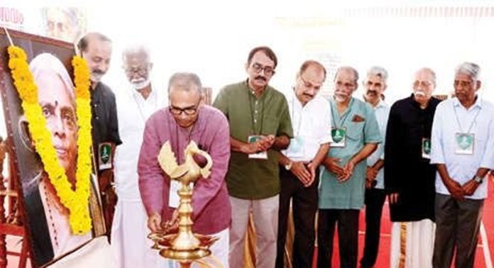 ആറന്മുള വിജയാനന്ദ വിദ്യാപീഠത്തിൽ നടന്ന പൈതൃകശില്പശാല ഉദ്ഘാടനം ചെയ്തു ആറന്മുള വിജയാനന്ദ വിദ്യാപീഠത്തിൽ നടന്ന പൈതൃകശില്പശാല ഉദ്ഘാടനം ചെയ്തു