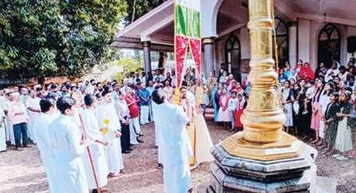 ആനിക്കാട് ബേത്ലഹേം തിരുക്കുടുംബ മലങ്കര സുറിയാനി കത്തോലിക്കാ പള്ളി പെരുന്നാളിന് കൊടിയേറി ആനിക്കാട് ബേത്ലഹേം തിരുക്കുടുംബ മലങ്കര സുറിയാനി കത്തോലിക്കാ പള്ളി പെരുന്നാളിന് കൊടിയേറി