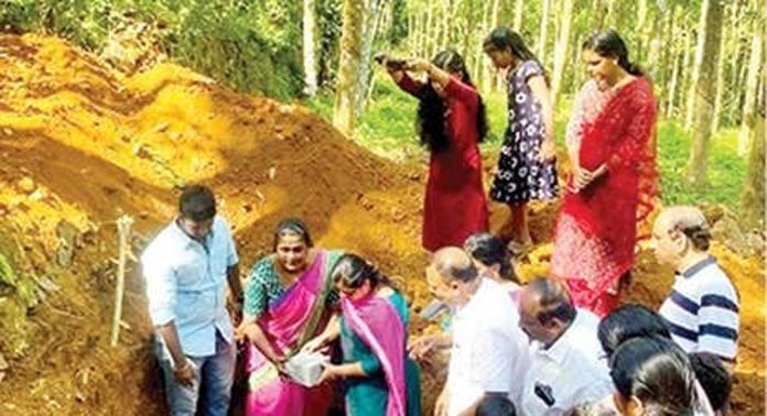 പഴവങ്ങാടി പഞ്ചായത്തിലെ ഐത്തല അങ്കണവാടി കെട്ടിടത്തിന്റെ നിർമാണം തുടങ്ങി പഴവങ്ങാടി പഞ്ചായത്തിലെ ഐത്തല അങ്കണവാടി കെട്ടിടത്തിന്റെ നിർമാണം തുടങ്ങി