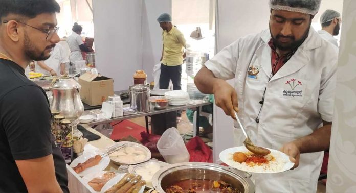 ഭക്ഷണപ്രിയർക്ക് പുത്തൻ രുചിവിരുന്നൊരുക്കി ജമ്മു & കശ്മീർ ഭക്ഷണശാല ഭക്ഷണപ്രിയർക്ക് പുത്തൻ രുചിവിരുന്നൊരുക്കി ജമ്മു & കശ്മീർ ഭക്ഷണശാല