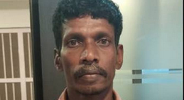 സുഹൃത്തിന്റെ ഇരുമുടികെട്ടിൽ കള്ളനോട്ട് തിരുകി ; പ്രതി പിടിയിൽ സുഹൃത്തിന്റെ ഇരുമുടികെട്ടിൽ കള്ളനോട്ട് തിരുകി ; പ്രതി പിടിയിൽ