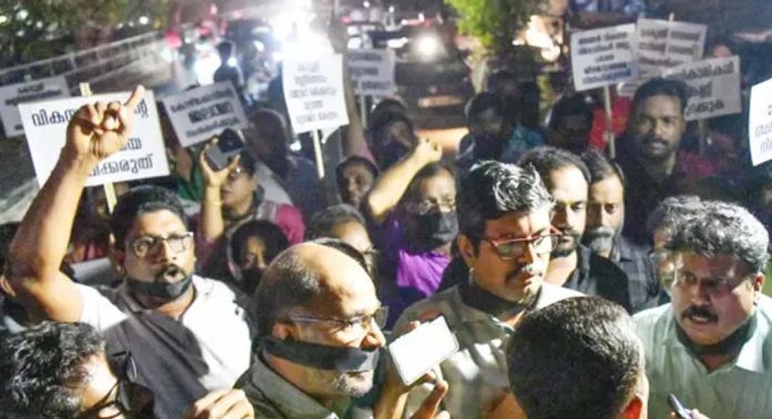 കാലിക്കറ്റ് ട്രേഡ് സെന്ററിലെ പുതുവര്ഷാഘോഷം നടപടിക്രമങ്ങള് പാലിക്കാതെയെന്ന് കോര്പറേഷന് കാലിക്കറ്റ് ട്രേഡ് സെന്ററിലെ പുതുവര്ഷാഘോഷം നടപടിക്രമങ്ങള് പാലിക്കാതെയെന്ന് കോര്പറേഷന്