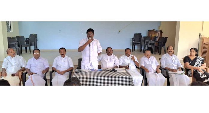 പിണറായി സര്ക്കാരും സി.പി.എം പാര്ട്ടിയും വേട്ടക്കാര്ക്കൊപ്പം : അഡ്വ. എം.എം. നസീര് പിണറായി സര്ക്കാരും സി.പി.എം പാര്ട്ടിയും വേട്ടക്കാര്ക്കൊപ്പം : അഡ്വ. എം.എം. നസീര്
