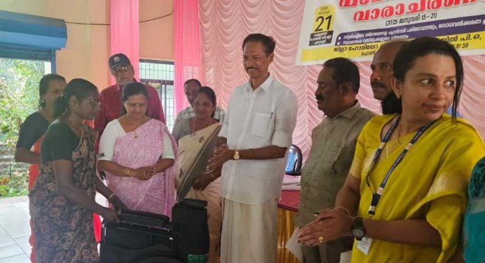 എഴുമറ്റൂര് കമ്മ്യൂണിറ്റി ഹെല്ത്ത് സെന്ററില് വെച്ച് ക്യാന്സര് ബോധവത്കരണ ക്ലാസ് നടത്തി എഴുമറ്റൂര് കമ്മ്യൂണിറ്റി ഹെല്ത്ത് സെന്ററില് വെച്ച് ക്യാന്സര് ബോധവത്കരണ ക്ലാസ് നടത്തി