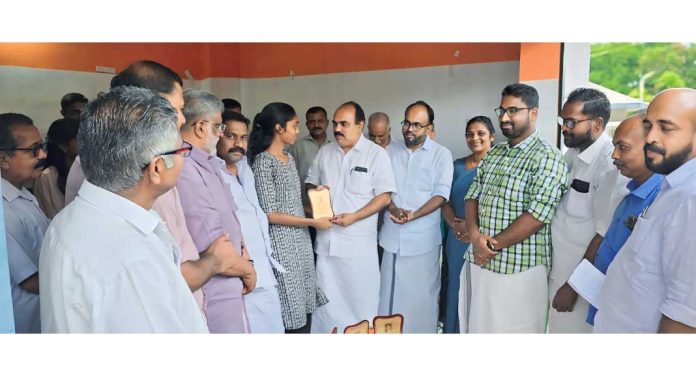 കലോത്സവ വിജയികൾക്ക് ഗ്രാന്റ് നൽകണം : ലിജു ജോർജ് കലോത്സവ വിജയികൾക്ക് ഗ്രാന്റ് നൽകണം : ലിജു ജോർജ്