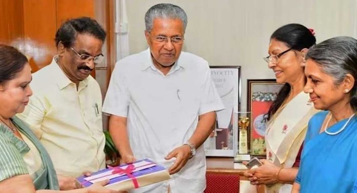 ഹേമ കമ്മിറ്റിക്ക് മുമ്പാകെ മൊഴി നൽകിയ നടിയോട് മജിസ്ട്രേറ്റ് കോടതിയിൽ രഹസ്യ മൊഴി നൽകുന്നതിനായി ഹാജരാകാൻ നോട്ടീസ് ഹേമ കമ്മിറ്റിക്ക് മുമ്പാകെ മൊഴി നൽകിയ നടിയോട് മജിസ്ട്രേറ്റ് കോടതിയിൽ രഹസ്യ മൊഴി നൽകുന്നതിനായി ഹാജരാകാൻ നോട്ടീസ്