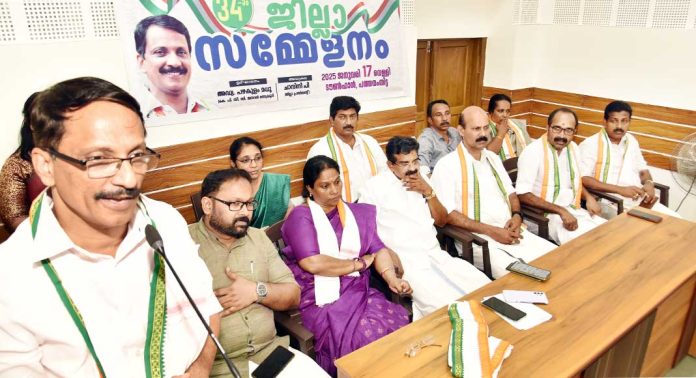 ഏകീകരണം പൊതു വിദ്യാഭ്യാസ മേഖലയെ തകർക്കും ; അഡ്വ. പഴകുളം മധു ഏകീകരണം പൊതു വിദ്യാഭ്യാസ മേഖലയെ തകർക്കും ; അഡ്വ. പഴകുളം മധു