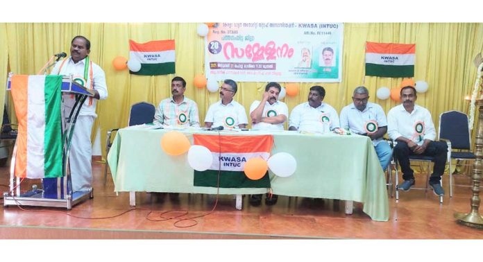 കേരളം ഭരിക്കുന്നത് ജീവനക്കാരോട് പ്രതിബദ്ധതയില്ലാത്ത സര്ക്കാര് : പ്രൊഫ. സതീഷ് കൊച്ചുപറമ്പില് കേരളം ഭരിക്കുന്നത് ജീവനക്കാരോട് പ്രതിബദ്ധതയില്ലാത്ത സര്ക്കാര് : പ്രൊഫ. സതീഷ് കൊച്ചുപറമ്പില്