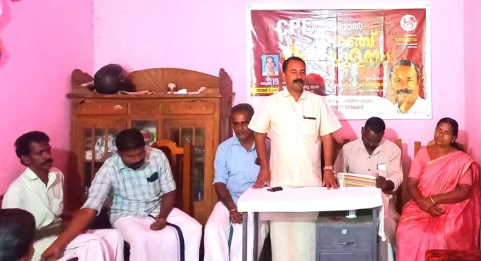 വലിയപതാല് മേഖലയിലെ രൂക്ഷമായ കുടിവെള്ള ക്ഷാമം പരിഹരിക്കാന് വേണ്ട നടപടികള് സ്വീകരിക്കണമെന്ന് സി.പി.ഐ വലിയപതാല് മേഖലയിലെ രൂക്ഷമായ കുടിവെള്ള ക്ഷാമം പരിഹരിക്കാന് വേണ്ട നടപടികള് സ്വീകരിക്കണമെന്ന് സി.പി.ഐ