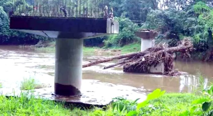 കോന്നി ചിറ്റൂർ കടവ് പാലം യാഥാർത്ഥ്യത്തിലേക്ക് ; എല്ലാ വലിയ വാഹനങ്ങൾക്കും പാലത്തിലൂടെ യാത്ര ചെയ്യാം കോന്നി ചിറ്റൂർ കടവ് പാലം യാഥാർത്ഥ്യത്തിലേക്ക് ; എല്ലാ വലിയ വാഹനങ്ങൾക്കും പാലത്തിലൂടെ യാത്ര ചെയ്യാം