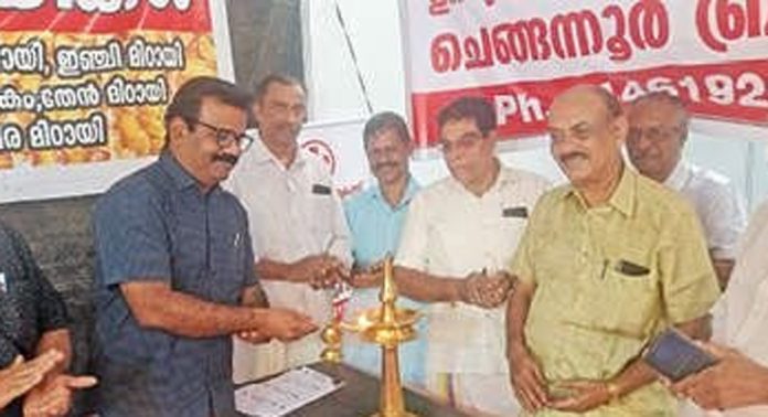 ചെങ്ങന്നൂർ ഫെസ്റ്റ് നഗരിയിൽ റെഡ് ക്രോസ് കൗണ്ടർ ഉദ്ഘാടനം ചെയ്തു ചെങ്ങന്നൂർ ഫെസ്റ്റ് നഗരിയിൽ റെഡ് ക്രോസ് കൗണ്ടർ ഉദ്ഘാടനം ചെയ്തു