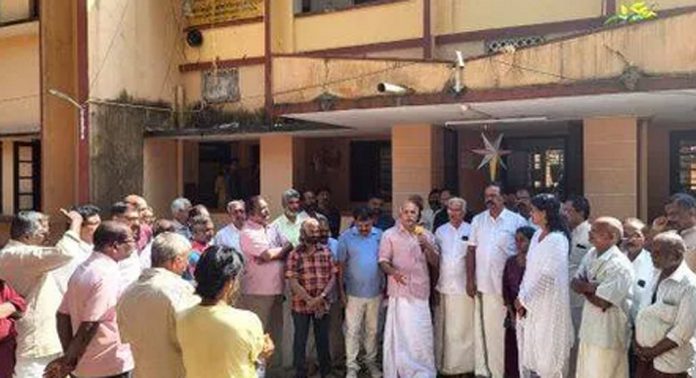 കൃഷി ആവശ്യത്തിന് വെള്ളം ലഭിക്കുന്നില്ല ; കേരള കോൺഗ്രസ് ചെങ്ങന്നൂര് നിയോജക മണ്ഡലം കമ്മിറ്റിയുടെ നേതൃത്വത്തിൽ പി. ഐ.പി ഓഫീസിലേക്ക് പ്രതിഷേധം സംഘടിപ്പിച്ചു കൃഷി ആവശ്യത്തിന് വെള്ളം ലഭിക്കുന്നില്ല ; കേരള കോൺഗ്രസ് ചെങ്ങന്നൂര് നിയോജക മണ്ഡലം കമ്മിറ്റിയുടെ നേതൃത്വത്തിൽ പി. ഐ.പി ഓഫീസിലേക്ക് പ്രതിഷേധം സംഘടിപ്പിച്ചു