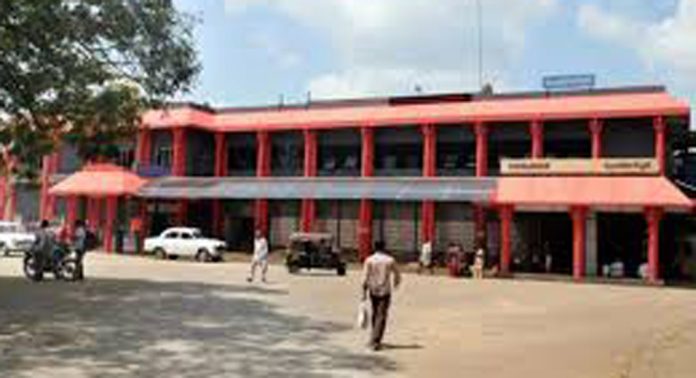 ചെങ്ങന്നൂർ റെയിൽവേ സ്റ്റേഷൻ നവീകരണം ; പുതിയ രൂപരേഖ സമർപ്പിച്ചിട്ടും തീരുമാനമായില്ല ചെങ്ങന്നൂർ റെയിൽവേ സ്റ്റേഷൻ നവീകരണം ; പുതിയ രൂപരേഖ സമർപ്പിച്ചിട്ടും തീരുമാനമായില്ല