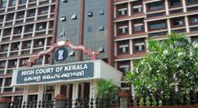 വണ്ടിപ്പെരിയാർ മാനഭംഗക്കൊല : രണ്ടാം പ്രതിയുടെ വധശിക്ഷ റദ്ദാക്കി വണ്ടിപ്പെരിയാർ മാനഭംഗക്കൊല : രണ്ടാം പ്രതിയുടെ വധശിക്ഷ റദ്ദാക്കി