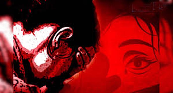 അടൂരില് പതിനേഴുകാരിയെ പീഡിപ്പിച്ചു ; കൗമാരക്കാരന് അടക്കം നാലു പേര് കസ്റ്റഡിയില് അടൂരില് പതിനേഴുകാരിയെ പീഡിപ്പിച്ചു ; കൗമാരക്കാരന് അടക്കം നാലു പേര് കസ്റ്റഡിയില്