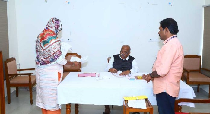 സംസ്ഥാന ന്യൂനപക്ഷ കമ്മീഷന് ജില്ലാ സിറ്റിംഗ് സര്ക്കാര് അതിഥി മന്ദിരത്തില് നടന്നു സംസ്ഥാന ന്യൂനപക്ഷ കമ്മീഷന് ജില്ലാ സിറ്റിംഗ് സര്ക്കാര് അതിഥി മന്ദിരത്തില് നടന്നു