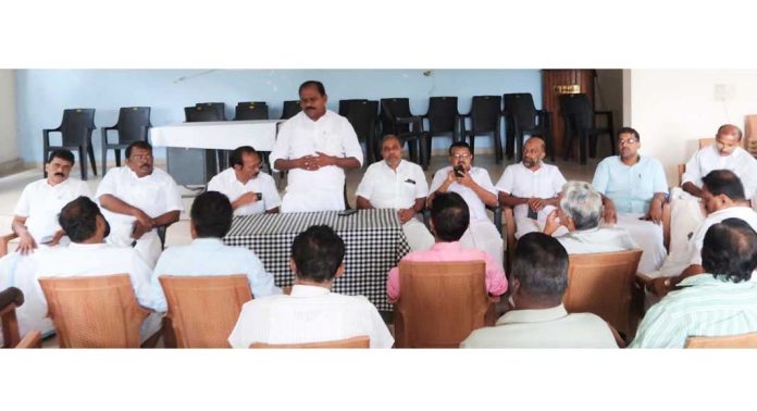 യു.ഡി.എഫ് ആറന്മുള നിയോജകമണ്ഡലം നേതൃസമ്മേളനം നടത്തി യു.ഡി.എഫ് ആറന്മുള നിയോജകമണ്ഡലം നേതൃസമ്മേളനം നടത്തി