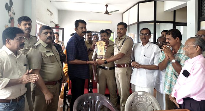 റാന്നി ജനമൈത്രി പോലീസ് സമിതിയുടെ ആഭിമുഖ്യത്തിൽ യാത്രയയപ്പ് നൽകി റാന്നി ജനമൈത്രി പോലീസ് സമിതിയുടെ ആഭിമുഖ്യത്തിൽ യാത്രയയപ്പ് നൽകി