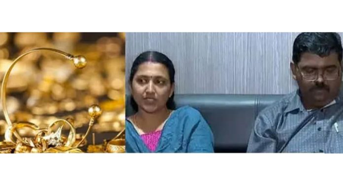 ലോക്കറിൽ സൂക്ഷിച്ചിരുന്ന സ്വർണം നഷ്ടപ്പെട്ടു ; കിഴുവിലം സർവീസ് സഹകരണ ബാങ്കിനെതിരെ പരാതി ലോക്കറിൽ സൂക്ഷിച്ചിരുന്ന സ്വർണം നഷ്ടപ്പെട്ടു ; കിഴുവിലം സർവീസ് സഹകരണ ബാങ്കിനെതിരെ പരാതി