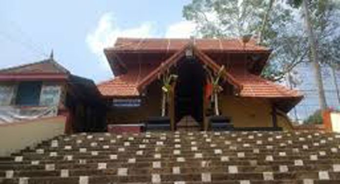കവിയൂർ മഹാദേവക്ഷേത്രത്തിൽ ഉത്സവത്തിന് കൊടിയേറി കവിയൂർ മഹാദേവക്ഷേത്രത്തിൽ ഉത്സവത്തിന് കൊടിയേറി