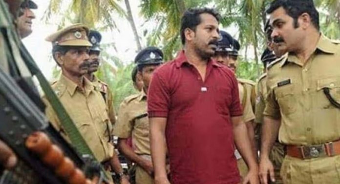 കൊടിസുനിയെ ജയിൽ മാറ്റണമെന്ന് ആവശ്യപ്പെട്ട് അമ്മ ഹൈക്കോടതിയിൽ കൊടിസുനിയെ ജയിൽ മാറ്റണമെന്ന് ആവശ്യപ്പെട്ട് അമ്മ ഹൈക്കോടതിയിൽ