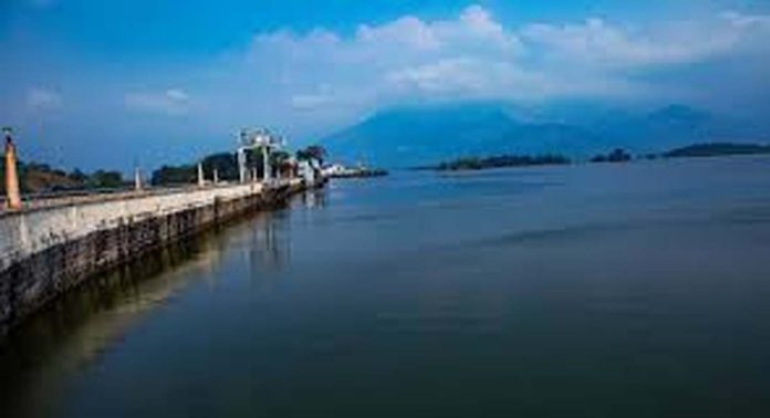 എലപ്പുള്ളിയിലെ ബ്രൂവറിയ്ക്കായി മലമ്പുഴ ഡാമിൽ നിന്ന് വെള്ളമെത്തിക്കാനുള്ള സർക്കാരിൻ്റെ നീക്കം ഹൈക്കോടതി ഉത്തരവ് ലംഘിച്ച് എലപ്പുള്ളിയിലെ ബ്രൂവറിയ്ക്കായി മലമ്പുഴ ഡാമിൽ നിന്ന് വെള്ളമെത്തിക്കാനുള്ള സർക്കാരിൻ്റെ നീക്കം ഹൈക്കോടതി ഉത്തരവ് ലംഘിച്ച്