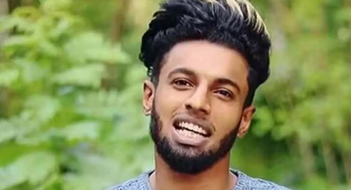 മുടി മുറിച്ചതിൽ അസ്വസ്ഥത ; ജയിലിൽ കഴിയുന്ന യൂട്യൂബർ മണവാളനെ മാനസികാരോഗ്യ കേന്ദ്രത്തിലെത്തിച്ചു മുടി മുറിച്ചതിൽ അസ്വസ്ഥത ; ജയിലിൽ കഴിയുന്ന യൂട്യൂബർ മണവാളനെ മാനസികാരോഗ്യ കേന്ദ്രത്തിലെത്തിച്ചു