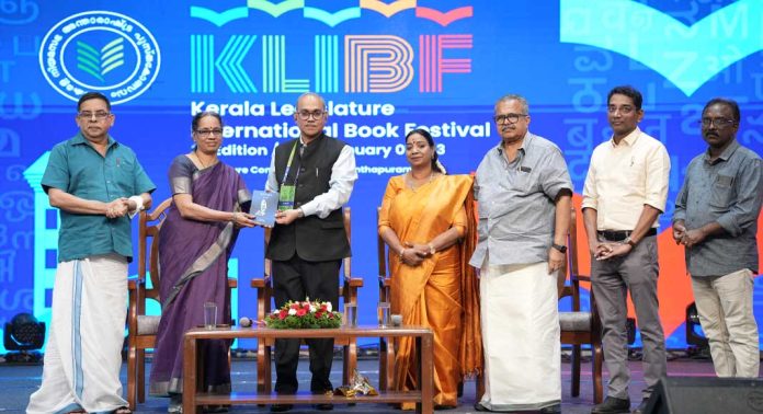 നിയമസഭാ അന്താരാഷ്ട്ര പുസ്തകോത്സവത്തിൽ ‘അംഗാരനൂപുരം’ പ്രകാശനം ചെയ്തു നിയമസഭാ അന്താരാഷ്ട്ര പുസ്തകോത്സവത്തിൽ ‘അംഗാരനൂപുരം’ പ്രകാശനം ചെയ്തു