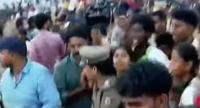 സ്കൂൾ കായിക മേളയിൽ പ്രതിഷേധിച്ച സ്കൂളുകൾക്ക് വിലക്കേർപ്പെടുത്തിയ സംഭവം ; ർക്കാരുമായി ആലോചിച്ച് പ്രശ്ന പരിഹാരമുണ്ടാക്കും സ്കൂൾ കായിക മേളയിൽ പ്രതിഷേധിച്ച സ്കൂളുകൾക്ക് വിലക്കേർപ്പെടുത്തിയ സംഭവം ; ർക്കാരുമായി ആലോചിച്ച് പ്രശ്ന പരിഹാരമുണ്ടാക്കും