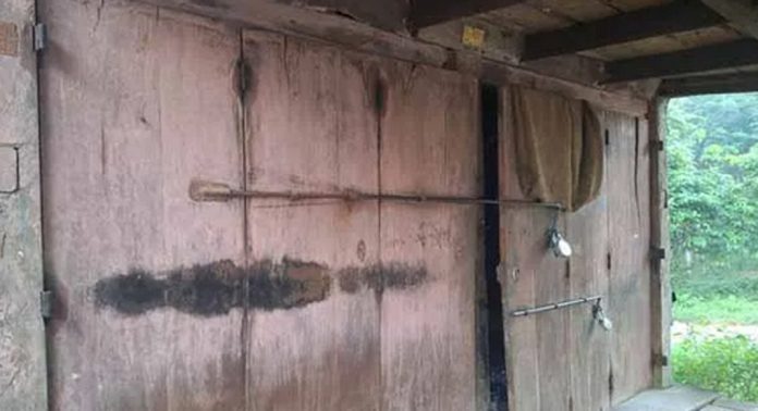 മുണ്ടപ്പള്ളിയില് മൂന്നു കടകളില് മോഷണം ; പ്രതികളെ പിടികൂടാനാകാതെ പോലീസ് മുണ്ടപ്പള്ളിയില് മൂന്നു കടകളില് മോഷണം ; പ്രതികളെ പിടികൂടാനാകാതെ പോലീസ്