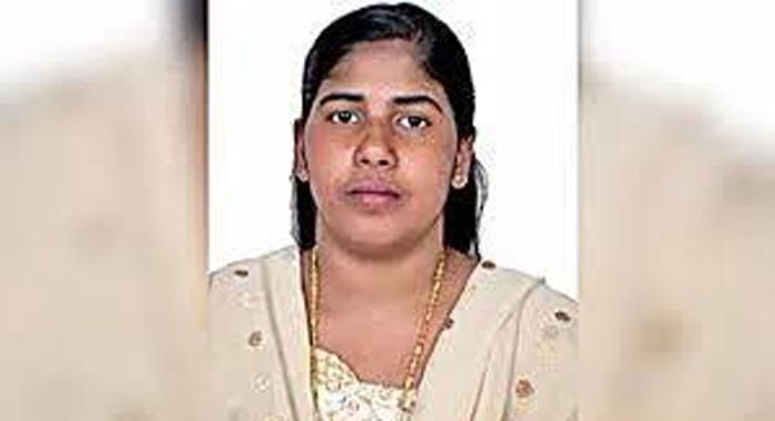 വധശിക്ഷ ഉത്തരവ് പ്രോസിക്യൂട്ടറുടെ ഓഫീസിൽ ; നിമിഷപ്രിയയുടെ കുടുംബത്തിന് ഒപ്പമെന്ന് കേന്ദ്ര സർക്കാർ വധശിക്ഷ ഉത്തരവ് പ്രോസിക്യൂട്ടറുടെ ഓഫീസിൽ ; നിമിഷപ്രിയയുടെ കുടുംബത്തിന് ഒപ്പമെന്ന് കേന്ദ്ര സർക്കാർ