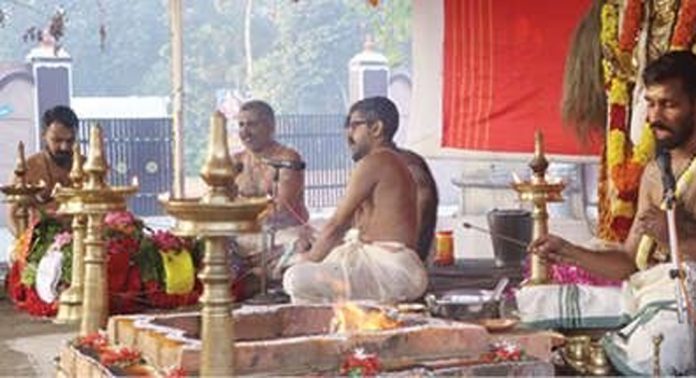 തൃച്ചേന്ദമംഗലം മഹാദേവർ ക്ഷേത്രത്തിൽ ഏകാദശ രുദ്രയജ്ഞം ആരംഭിച്ചു തൃച്ചേന്ദമംഗലം മഹാദേവർ ക്ഷേത്രത്തിൽ ഏകാദശ രുദ്രയജ്ഞം ആരംഭിച്ചു