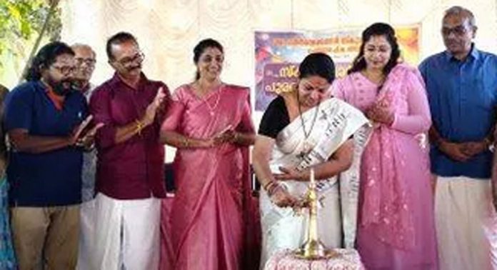 പെരിങ്ങര ഗവ.ഹയർസെക്കൻഡറി സ്കൂളിന്റെ വാർഷികാഘോഷം നടന്നു പെരിങ്ങര ഗവ.ഹയർസെക്കൻഡറി സ്കൂളിന്റെ വാർഷികാഘോഷം നടന്നു