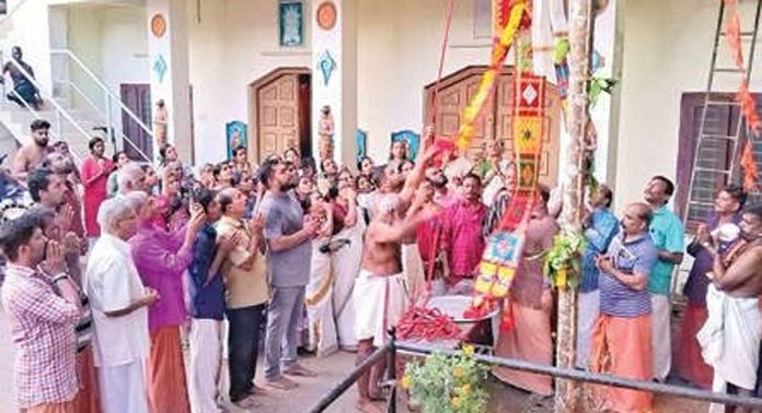 മണിപ്പുഴ ദേവീക്ഷേത്രത്തിലെ താലപ്പൊലി ഉത്സവത്തിന് കൊടിയേറി മണിപ്പുഴ ദേവീക്ഷേത്രത്തിലെ താലപ്പൊലി ഉത്സവത്തിന് കൊടിയേറി