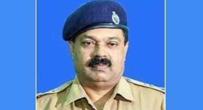 മുൻ ഇടുക്കി ജില്ലാ പോലീസ് മേധാവി കെ.വി ജോസഫ് കുഴഞ്ഞ് വീണു മരിച്ചു മുൻ ഇടുക്കി ജില്ലാ പോലീസ് മേധാവി കെ.വി ജോസഫ് കുഴഞ്ഞ് വീണു മരിച്ചു