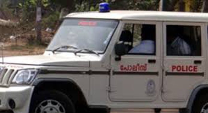 കായംകുളത്ത് ഭര്ത്താവ് ജീവനൊടുക്കിയതിന് പിന്നാലെ ഭാര്യയേയും മരിച്ച നിലയില് കണ്ടെത്തി കായംകുളത്ത് ഭര്ത്താവ് ജീവനൊടുക്കിയതിന് പിന്നാലെ ഭാര്യയേയും മരിച്ച നിലയില് കണ്ടെത്തി