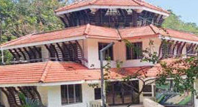 സമൂഹവിരുദ്ധരുടെ താവളമായി പുതിയകാവിൽച്ചിറ ; വലഞ്ഞ് പോലീസ് സമൂഹവിരുദ്ധരുടെ താവളമായി പുതിയകാവിൽച്ചിറ ; വലഞ്ഞ് പോലീസ്