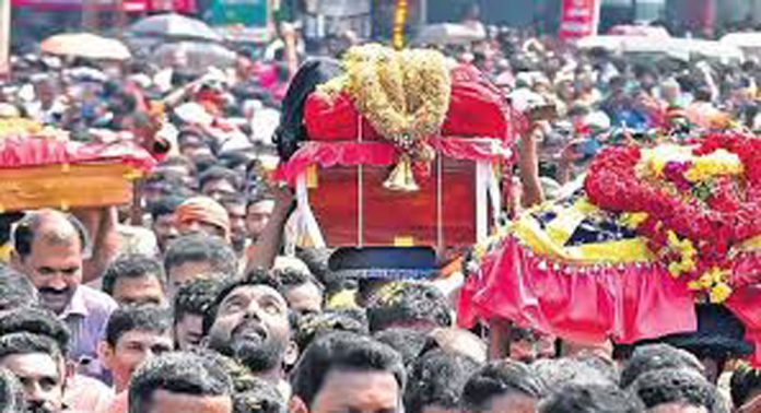 റാന്നി താലൂക്കില് തിരുവാഭരണ പേടകങ്ങള് തുറന്ന് കാണാവുന്ന സ്ഥലങ്ങള് റാന്നി താലൂക്കില് തിരുവാഭരണ പേടകങ്ങള് തുറന്ന് കാണാവുന്ന സ്ഥലങ്ങള്