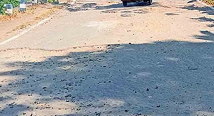 കടൂർക്കടവ്- മുണ്ടനോലിക്കടവ് പാലത്തിന്റെ തകർച്ച ; ദുരിതത്തില് യാത്രക്കാര് കടൂർക്കടവ്- മുണ്ടനോലിക്കടവ് പാലത്തിന്റെ തകർച്ച ; ദുരിതത്തില് യാത്രക്കാര്