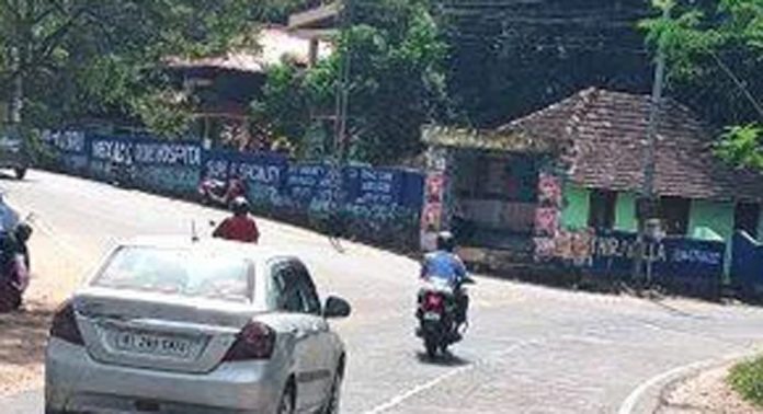 അപകടമേഖലയായി ഞാലിക്കണ്ടം മടുക്കോലി ജംഗ്ഷൻ അപകടമേഖലയായി ഞാലിക്കണ്ടം മടുക്കോലി ജംഗ്ഷൻ
