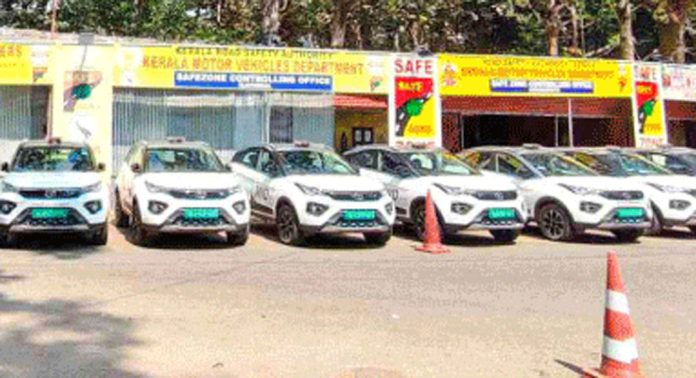 തീർഥാടകർക്ക് സുരക്ഷിത യാത്രയൊരുക്കി മോട്ടോർ വാഹന വകുപ്പിന്റെ സേഫ്സോൺ സംവിധാനം തീർഥാടകർക്ക് സുരക്ഷിത യാത്രയൊരുക്കി മോട്ടോർ വാഹന വകുപ്പിന്റെ സേഫ്സോൺ സംവിധാനം