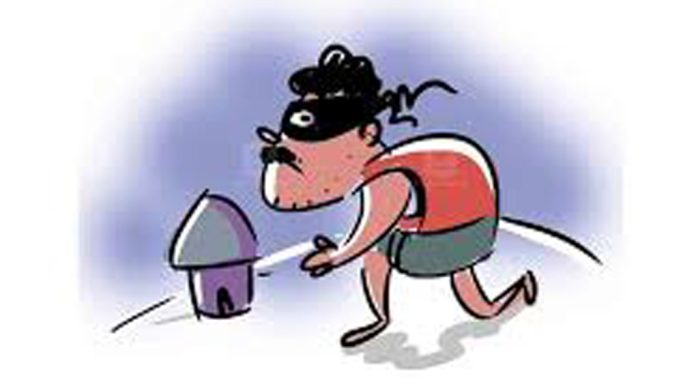 സീതത്തോട് വനമേഖലയോട് ചേർന്ന പ്രദേശങ്ങളിലെ വീടുകളിൽനിന്ന് ഭക്ഷ്യസാധനങ്ങൾ മോഷണം പോകുന്നത് പതിവ് സീതത്തോട് വനമേഖലയോട് ചേർന്ന പ്രദേശങ്ങളിലെ വീടുകളിൽനിന്ന് ഭക്ഷ്യസാധനങ്ങൾ മോഷണം പോകുന്നത് പതിവ്